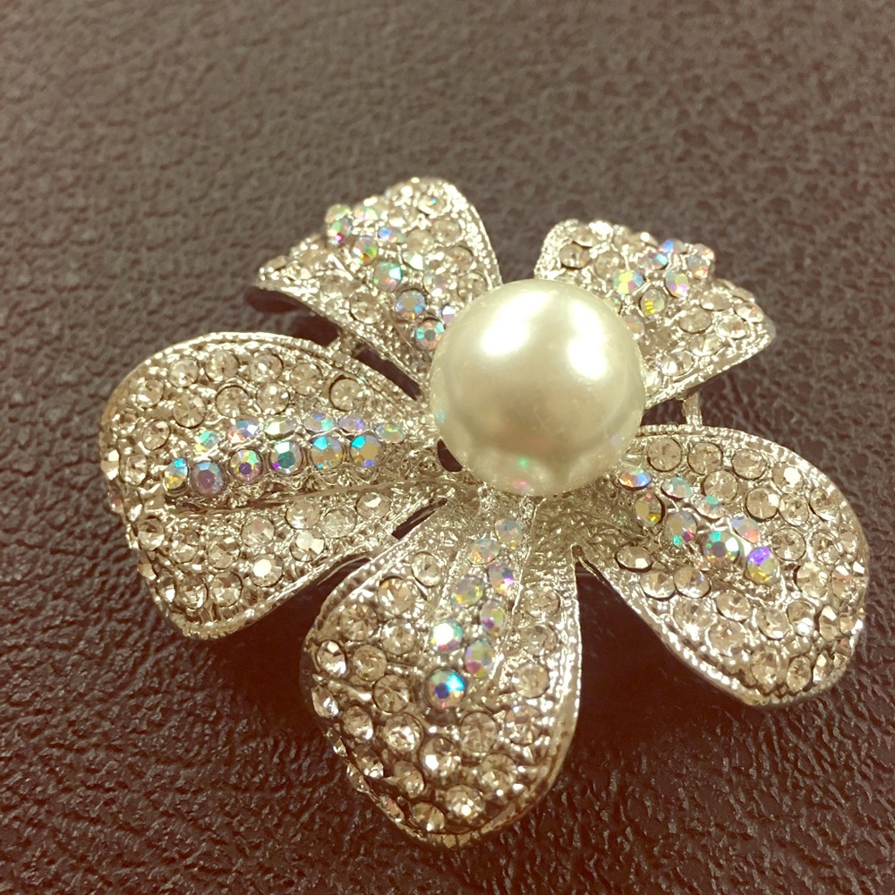 Rhinestone Pearl Flower Pendant